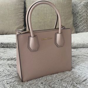 Micheal Kors Pink Handbag (Mercer Pebbled)